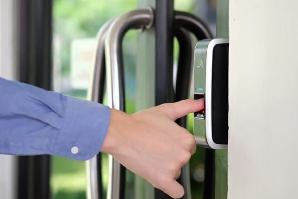 khóa vân tay Nha Trang